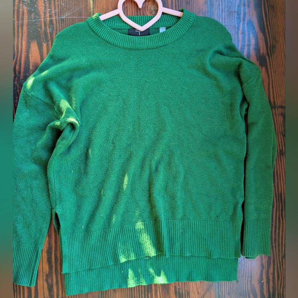 Tahari Classic Crewneck Sweater – Emerald Green, Size M